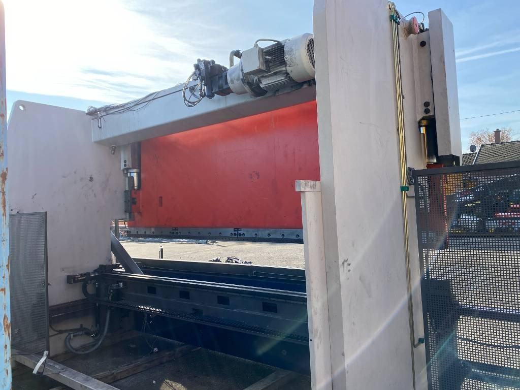 BEYELER Presse/Plieuse PR6 2000KNx4100MM endommagé - مكبس ثني: صور 3 BEYELER Presse/Plieuse PR6 2000KNx4100MM endommagé - مكبس ثني: صور 3