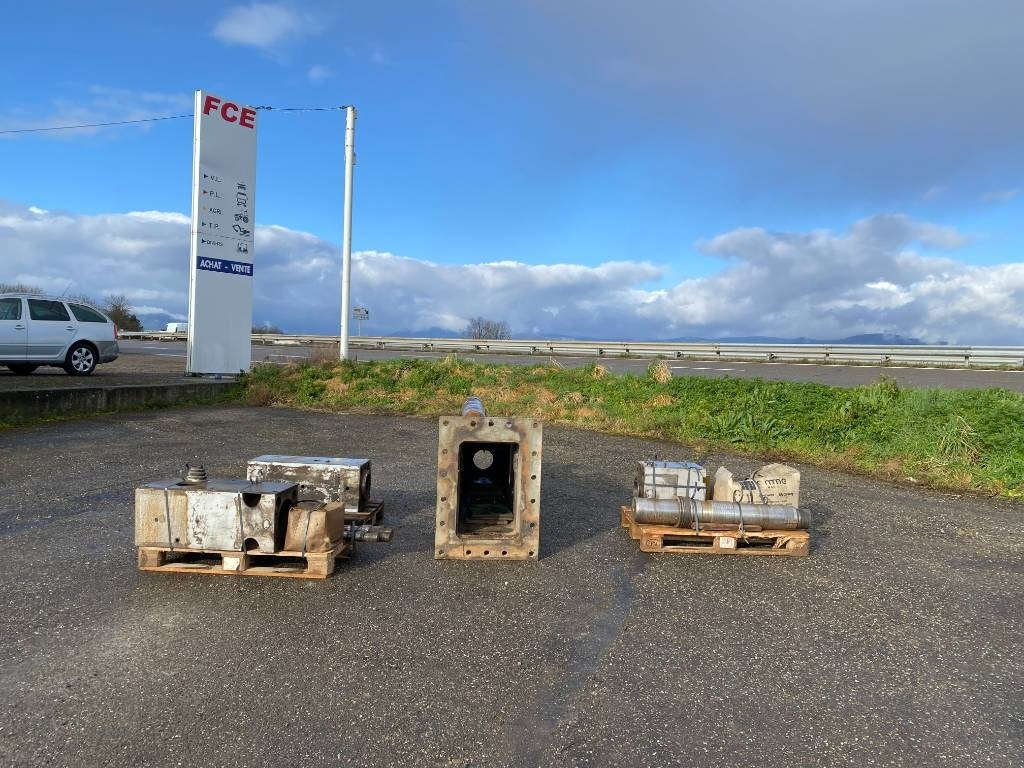 Daemo B 650 a réparer  - مطرقة هيدروليكية - آلات البناء: صور 2 Daemo B 650 a réparer  - مطرقة هيدروليكية - آلات البناء: صور 2