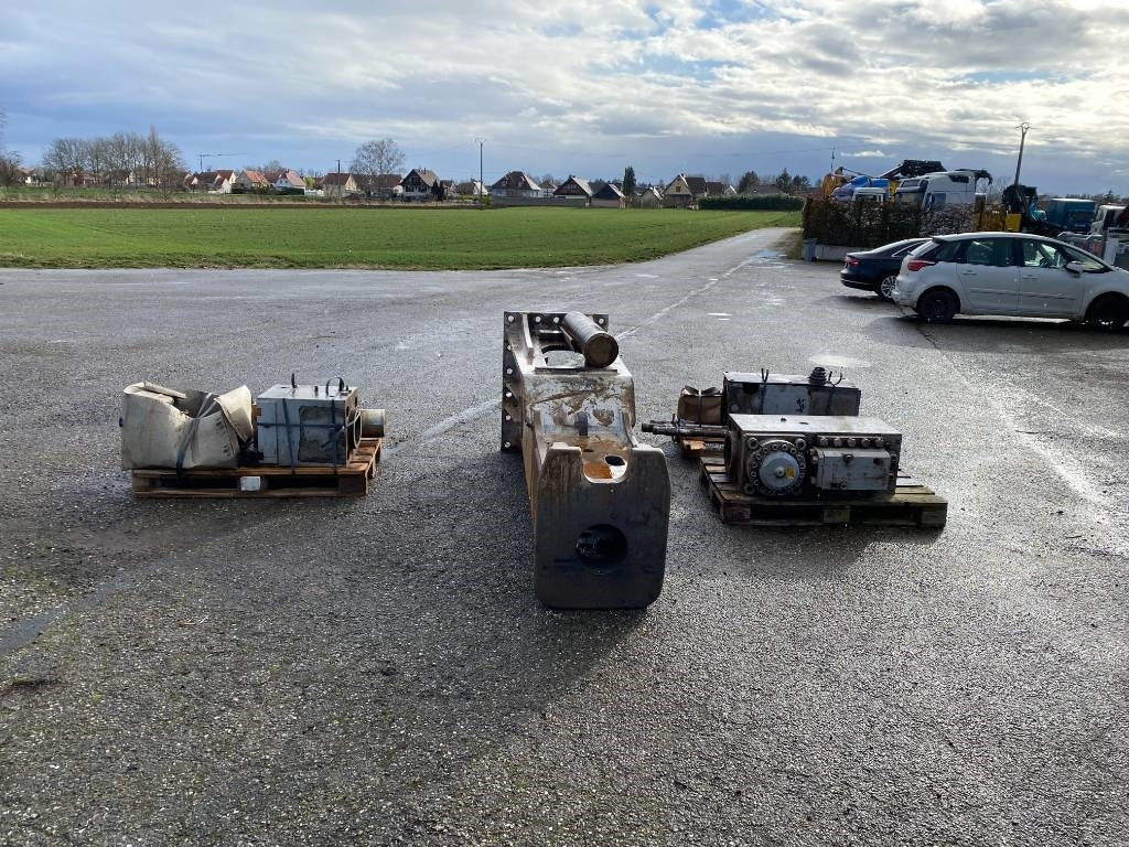 Daemo B 650 a réparer  - مطرقة هيدروليكية - آلات البناء: صور 5 Daemo B 650 a réparer  - مطرقة هيدروليكية - آلات البناء: صور 5