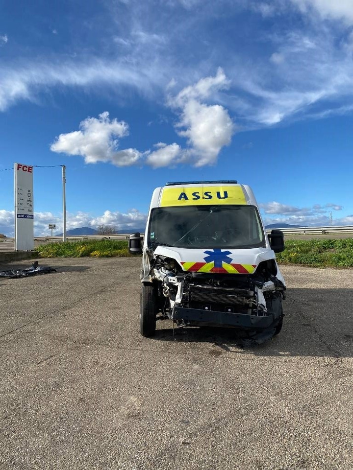 Fiat LES DAUPHINS/DUCATO TORINO 2.3M-Jet 160 endommagée - الشاحنات الصغيرة صندوق مغلق: صور 2 Fiat LES DAUPHINS/DUCATO TORINO 2.3M-Jet 160 endommagée - الشاحنات الصغيرة صندوق مغلق: صور 2