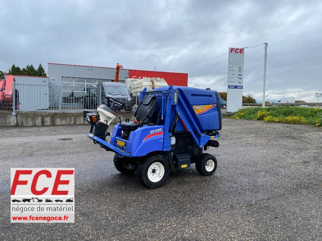 Iseki SF 235F 1er Main endommagée - جزازة المروج: صور 1 Iseki SF 235F 1er Main endommagée - جزازة المروج: صور 1