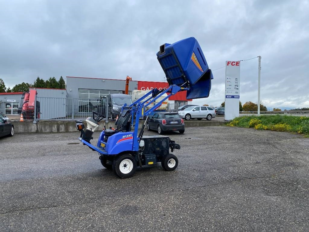 Iseki SF 235F 1er Main endommagée - جزازة المروج: صور 3 Iseki SF 235F 1er Main endommagée - جزازة المروج: صور 3