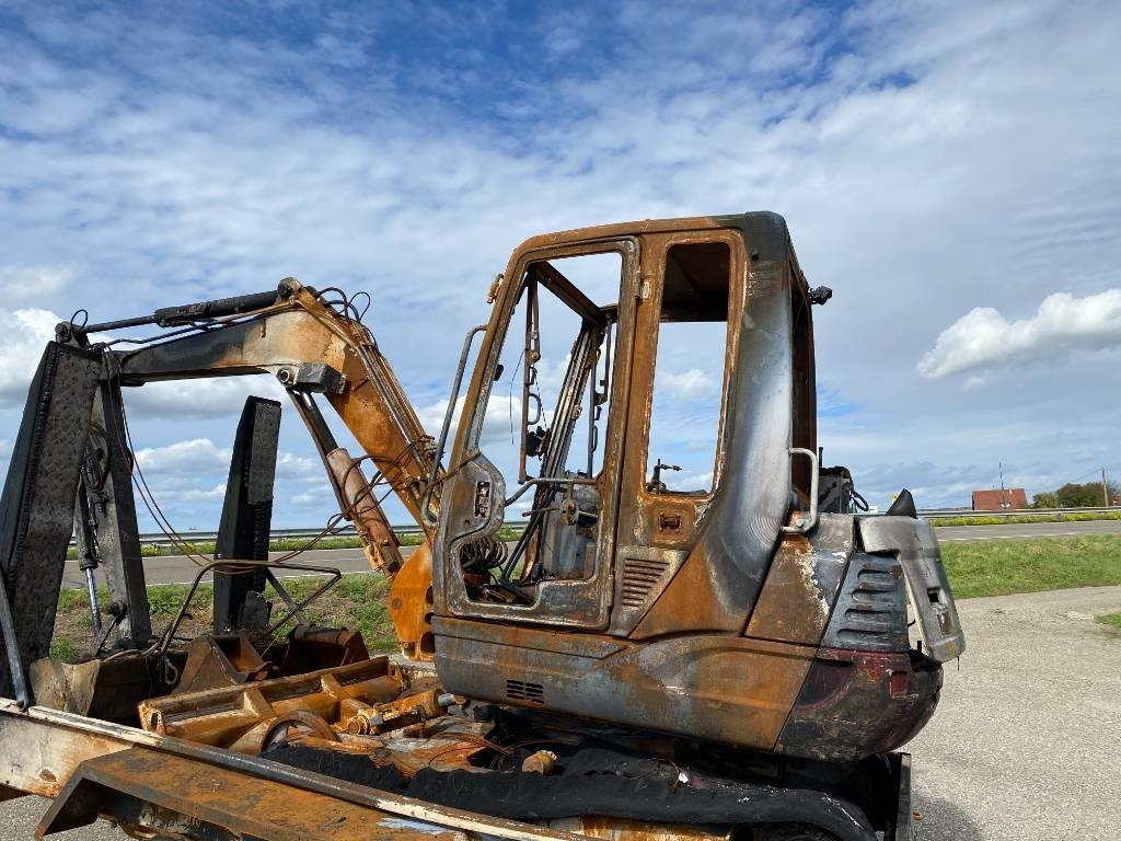 Takeuchi TB 250 + Brise roche et Godets endommagée - حفارة مصغرة: صور 3 Takeuchi TB 250 + Brise roche et Godets endommagée - حفارة مصغرة: صور 3