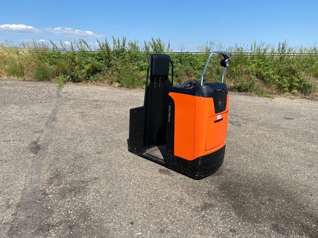 Toyota BT/MOVIT TSE 150-708 1er MAIN endommagé - جرار السحب الكهربائي: صور 3 Toyota BT/MOVIT TSE 150-708 1er MAIN endommagé - جرار السحب الكهربائي: صور 3