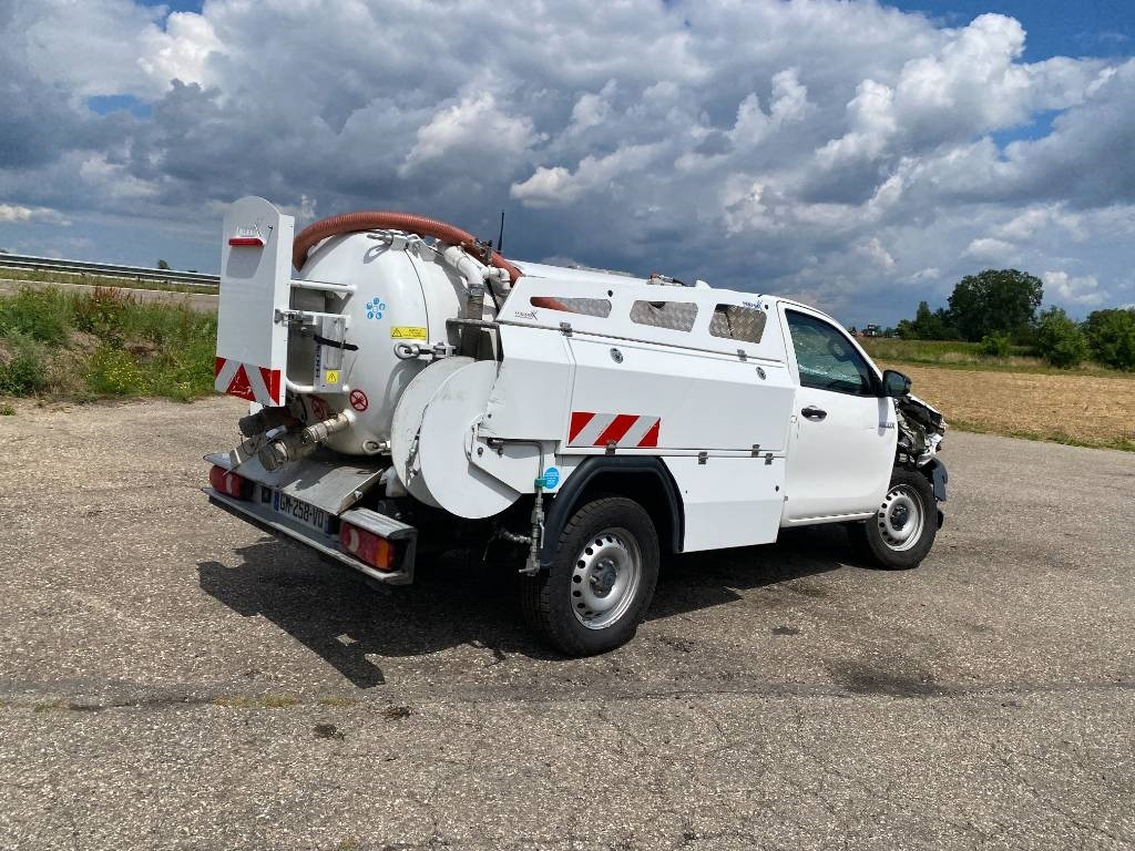 Toyota HILUX 2.4 D4D /MINIMAX COMBINE LONGWAY endommagé - فراغ شاحنة: صور 4 Toyota HILUX 2.4 D4D /MINIMAX COMBINE LONGWAY endommagé - فراغ شاحنة: صور 4