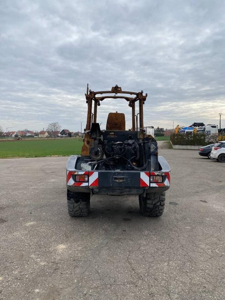 Yanmar V 100 / Certificat CE endommagée - اللودر بعجل: صور 5 Yanmar V 100 / Certificat CE endommagée - اللودر بعجل: صور 5