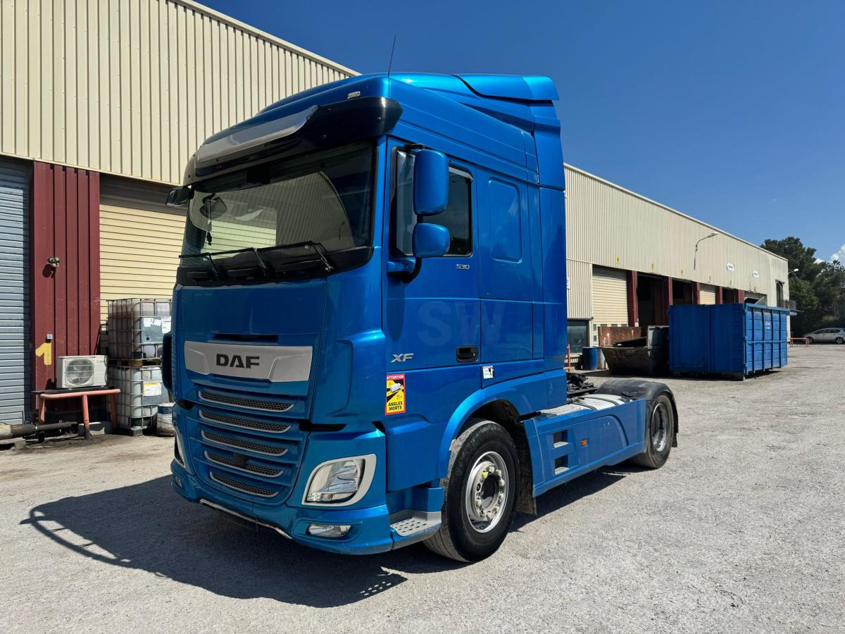 DAF XF 530 - شاحنة جرار: صور 1 DAF XF 530 - شاحنة جرار: صور 1