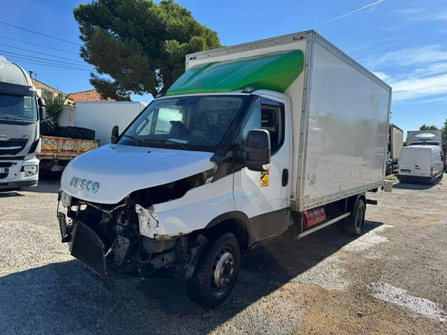 Iveco 70C180 CAISSE HAYON - الشاحنات الصغيرة صندوق مغلق: صور 1 Iveco 70C180 CAISSE HAYON - الشاحنات الصغيرة صندوق مغلق: صور 1