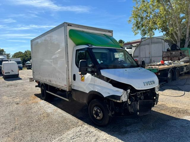 Iveco 70C180 CAISSE HAYON - الشاحنات الصغيرة صندوق مغلق: صور 3 Iveco 70C180 CAISSE HAYON - الشاحنات الصغيرة صندوق مغلق: صور 3