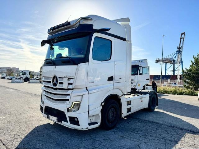Mercedes ACTROS 1851 - شاحنة جرار: صور 1 Mercedes ACTROS 1851 - شاحنة جرار: صور 1