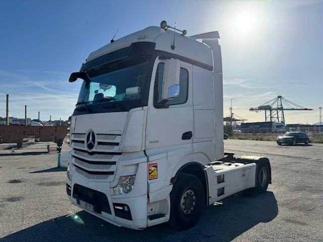 Mercedes ACTROS 1853 - شاحنة جرار: صور 3 Mercedes ACTROS 1853 - شاحنة جرار: صور 3