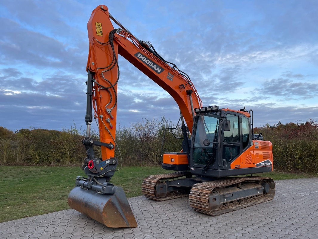 Doosan DX140LC-7 - حفارات زحافة: صور 1 Doosan DX140LC-7 - حفارات زحافة: صور 1