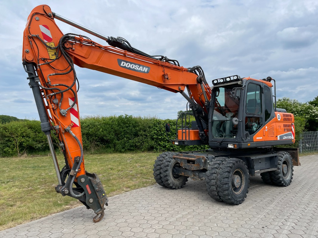 Doosan DX170W-5 - موبايل كرين: صور 1 Doosan DX170W-5 - موبايل كرين: صور 1