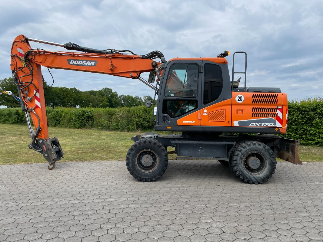 Doosan DX170W-5 - موبايل كرين: صور 3 Doosan DX170W-5 - موبايل كرين: صور 3