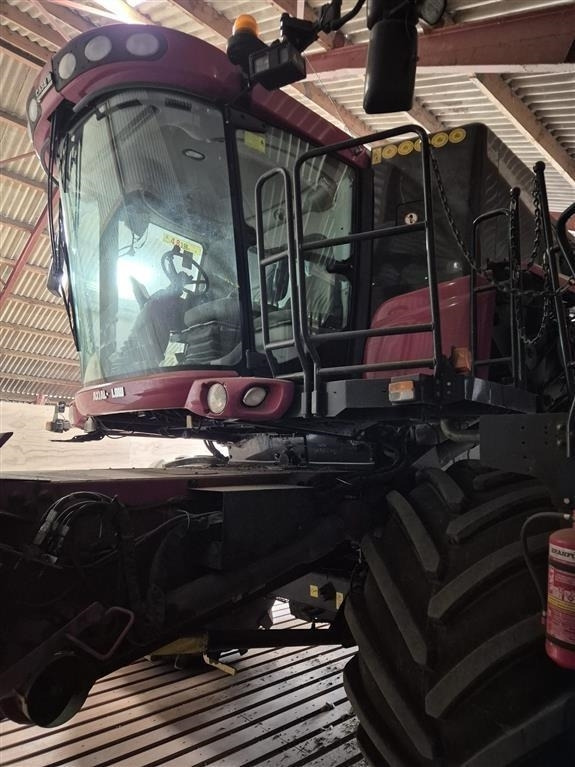 Case IH Axial-Flow 8010 MacDon skærebord - حصادة شاملة: صور 3 Case IH Axial-Flow 8010 MacDon skærebord - حصادة شاملة: صور 3
