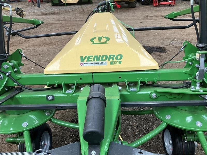 Krone Vendro 560  - لمّامَة القش: صور 1 Krone Vendro 560  - لمّامَة القش: صور 1