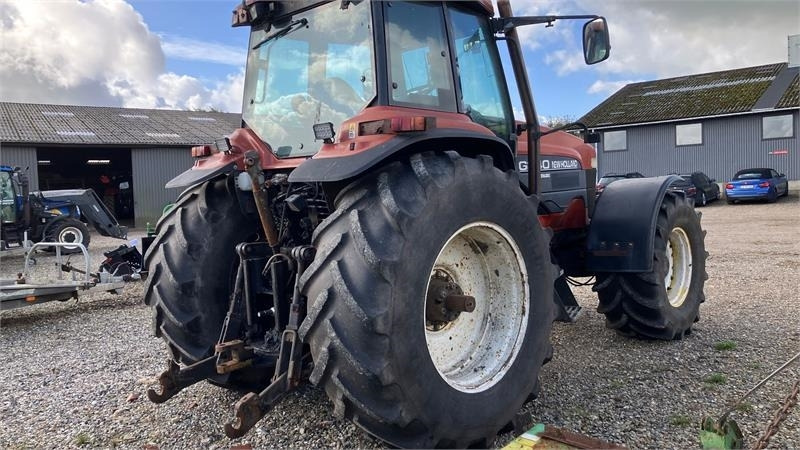 New Holland G 240 SS - جرار: صور 4 New Holland G 240 SS - جرار: صور 4