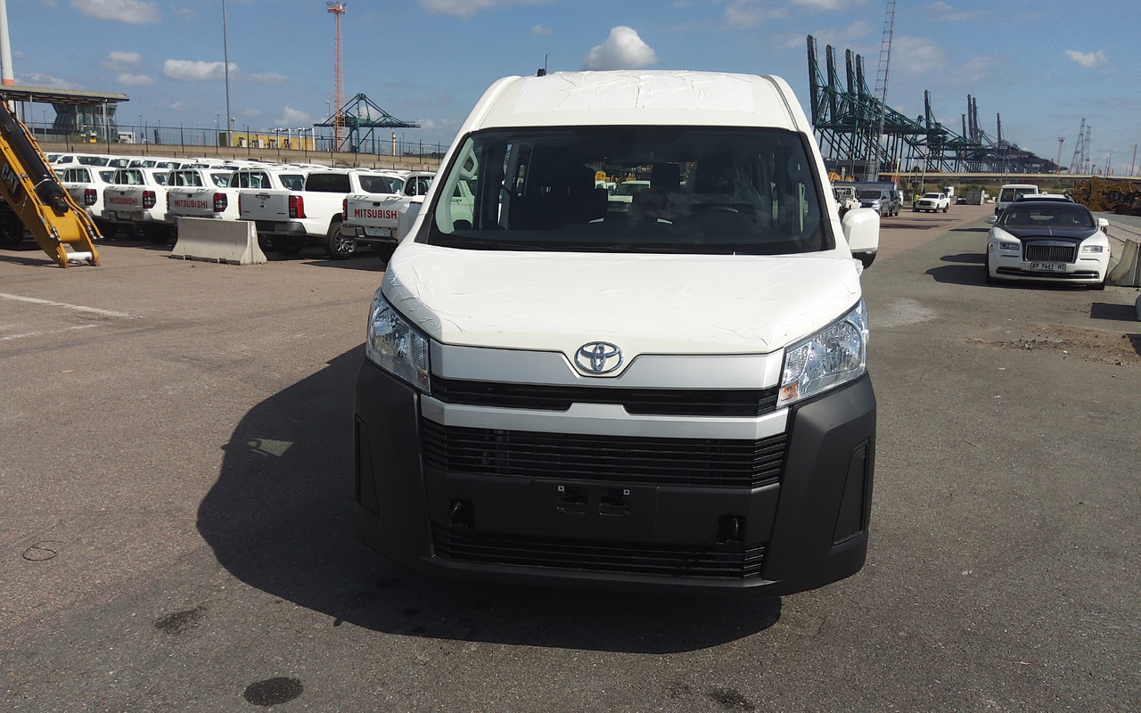 Toyota Hiace HIGH ROOF / TOIT HAUT 3.5L Petrol Manual - حافلة صغيرة, ميكروباص: صور 2 Toyota Hiace HIGH ROOF / TOIT HAUT 3.5L Petrol Manual - حافلة صغيرة, ميكروباص: صور 2