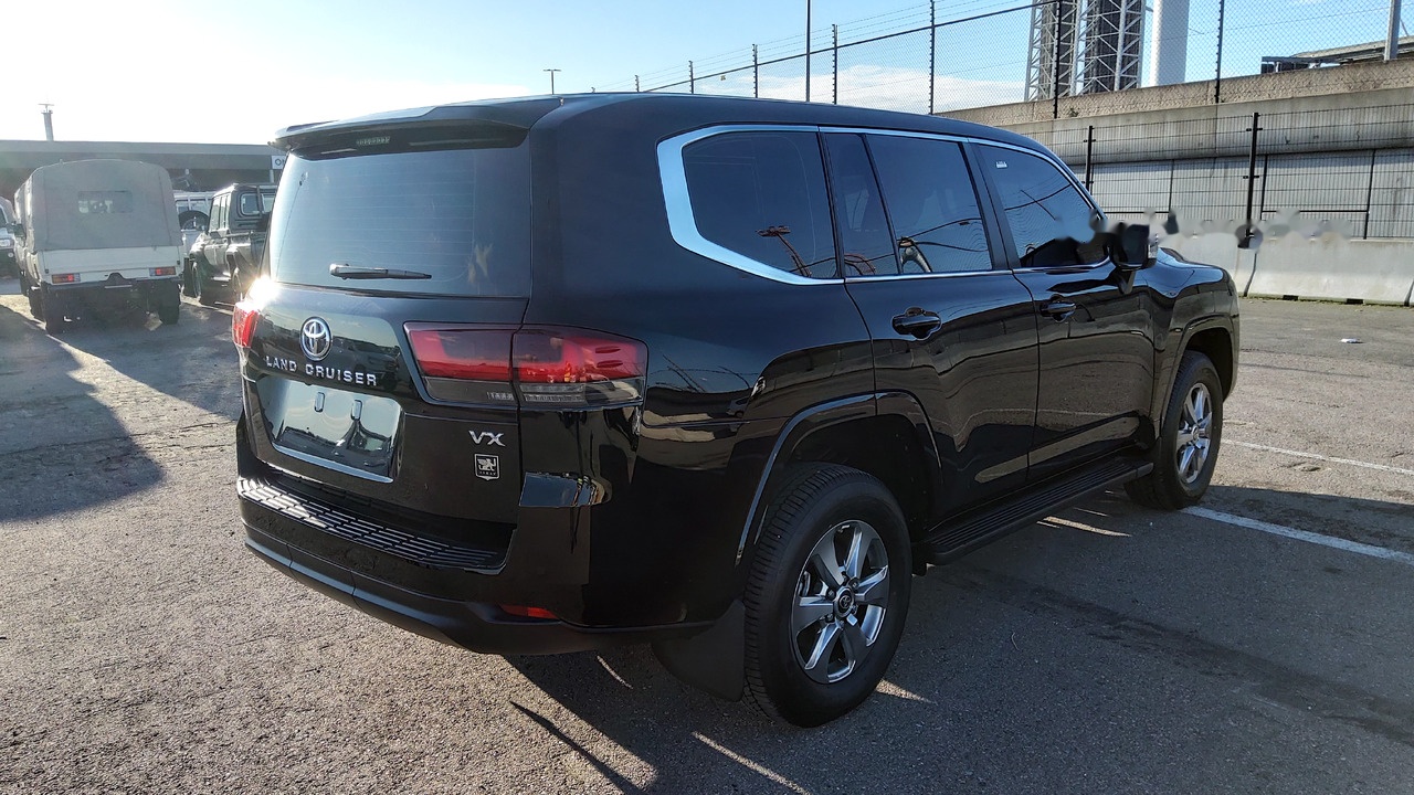 Toyota Land Cruiser 300 V6 VX 7 SEATERS / PLACES 3.5L Petrol Automatic VXVHO - سيارة: صور 4 Toyota Land Cruiser 300 V6 VX 7 SEATERS / PLACES 3.5L Petrol Automatic VXVHO - سيارة: صور 4