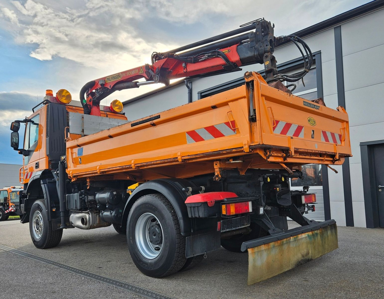 Iveco Trakker 190T33 4x4 Euro5 Kran Palfinger Funk - قلابات, شاحنة كرين: صور 4 Iveco Trakker 190T33 4x4 Euro5 Kran Palfinger Funk - قلابات, شاحنة كرين: صور 4