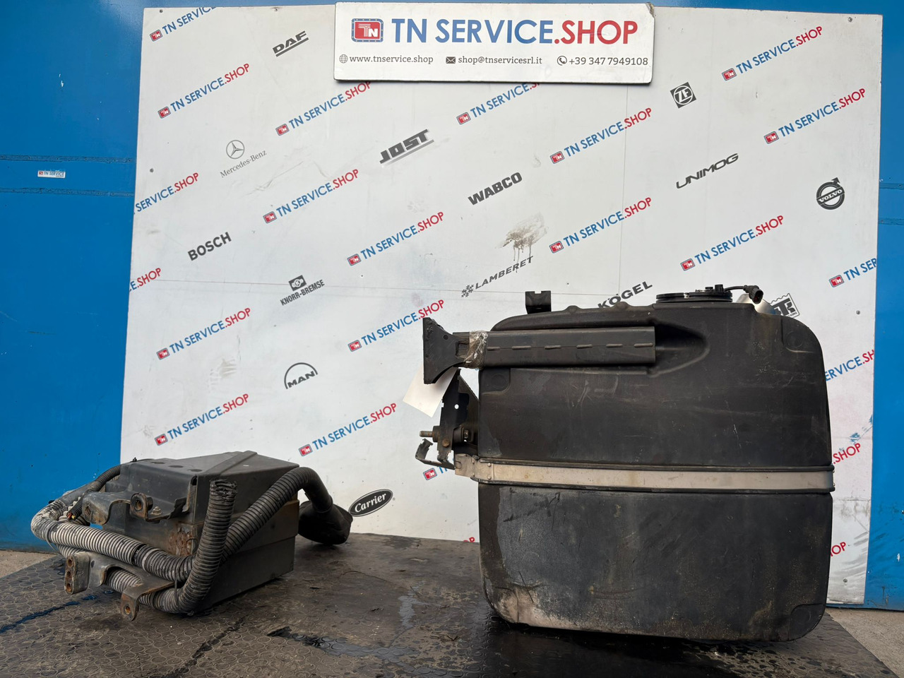 Serbatoio Adblue Iveco - خزان AdBlue - الشاحنات الصغيرة: صور 4 Serbatoio Adblue Iveco - خزان AdBlue - الشاحنات الصغيرة: صور 4