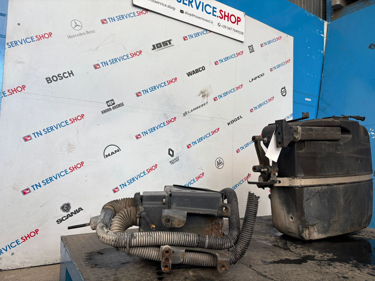 Serbatoio Adblue Iveco - خزان AdBlue - الشاحنات الصغيرة: صور 3 Serbatoio Adblue Iveco - خزان AdBlue - الشاحنات الصغيرة: صور 3