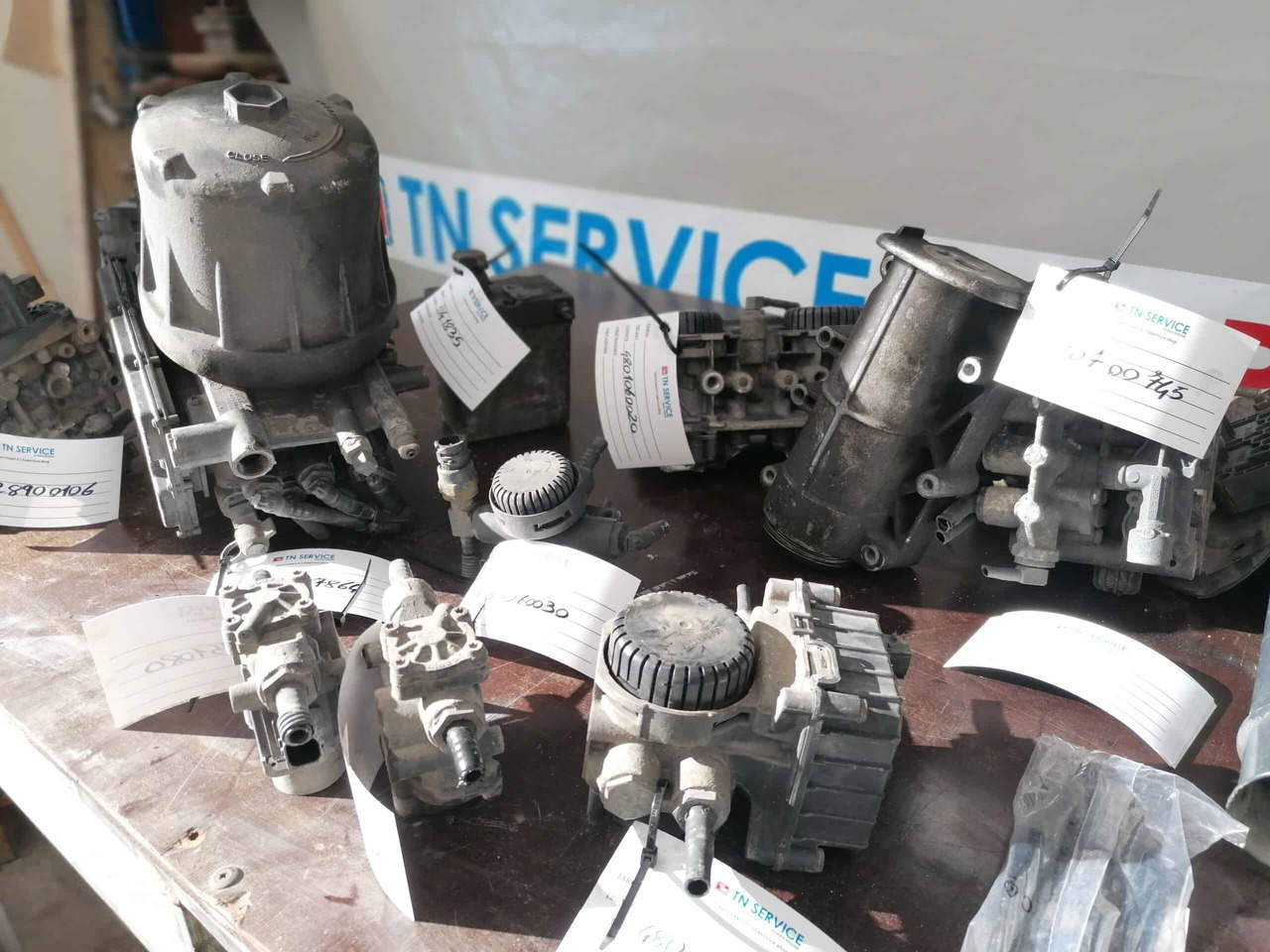 Valvole Pneumatiche - صمام الفرامل - شاحنة: صور 2 Valvole Pneumatiche - صمام الفرامل - شاحنة: صور 2