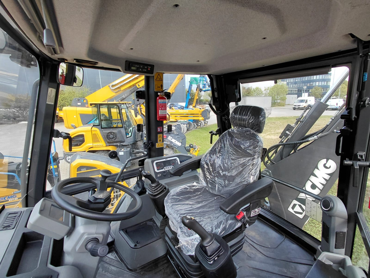 XCMG XC8-S3580 - حفار متعدد الاستخدام: صور 5 XCMG XC8-S3580 - حفار متعدد الاستخدام: صور 5