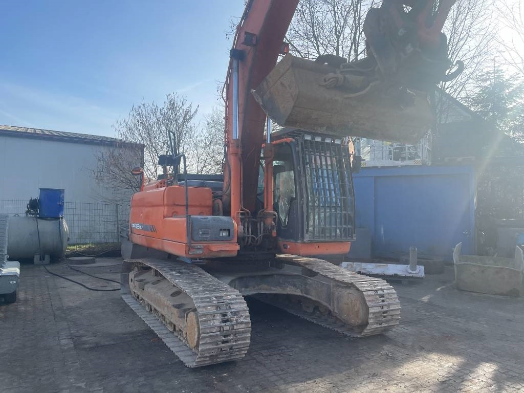 Doosan EXCA - حفارات زحافة: صور 2 Doosan EXCA - حفارات زحافة: صور 2