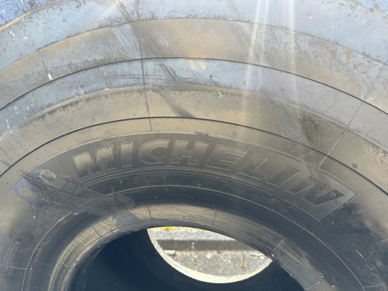 Michelin 29.5R25 Banden tyres - الإطارات: صور 2 Michelin 29.5R25 Banden tyres - الإطارات: صور 2