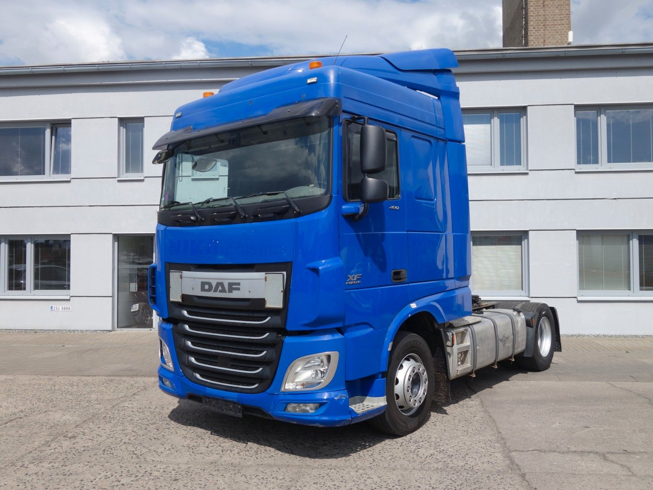 DAF XF 460 SC Standard, Standklima, 3 Stk. - شاحنة جرار: صور 1 DAF XF 460 SC Standard, Standklima, 3 Stk. - شاحنة جرار: صور 1