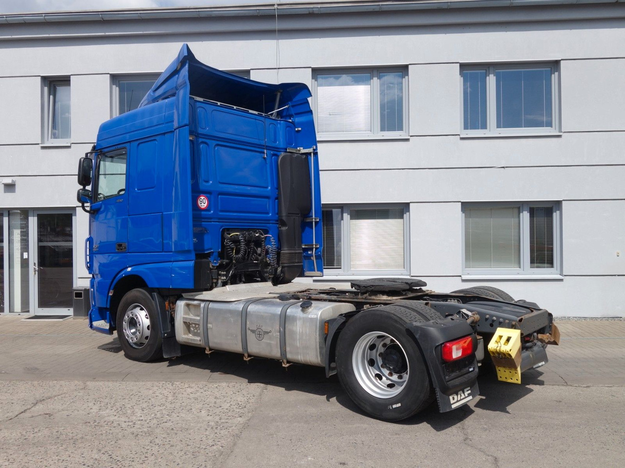 DAF XF 460 SC Standard, Standklima, 3 Stk. - شاحنة جرار: صور 4 DAF XF 460 SC Standard, Standklima, 3 Stk. - شاحنة جرار: صور 4