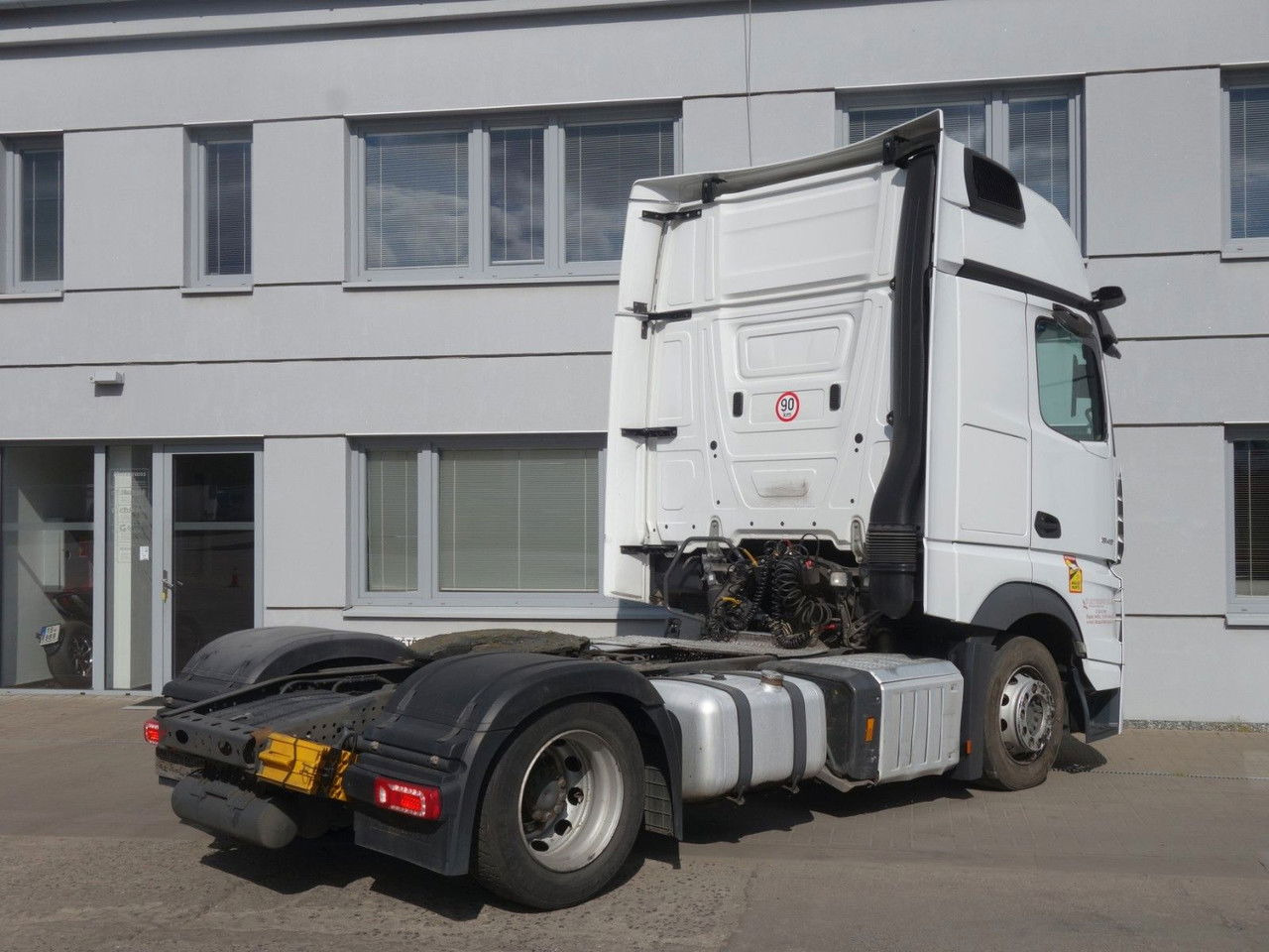 Mercedes-Benz 1848 MP5 Lsnrl, Giga Space, Camera - شاحنة جرار: صور 4 Mercedes-Benz 1848 MP5 Lsnrl, Giga Space, Camera - شاحنة جرار: صور 4