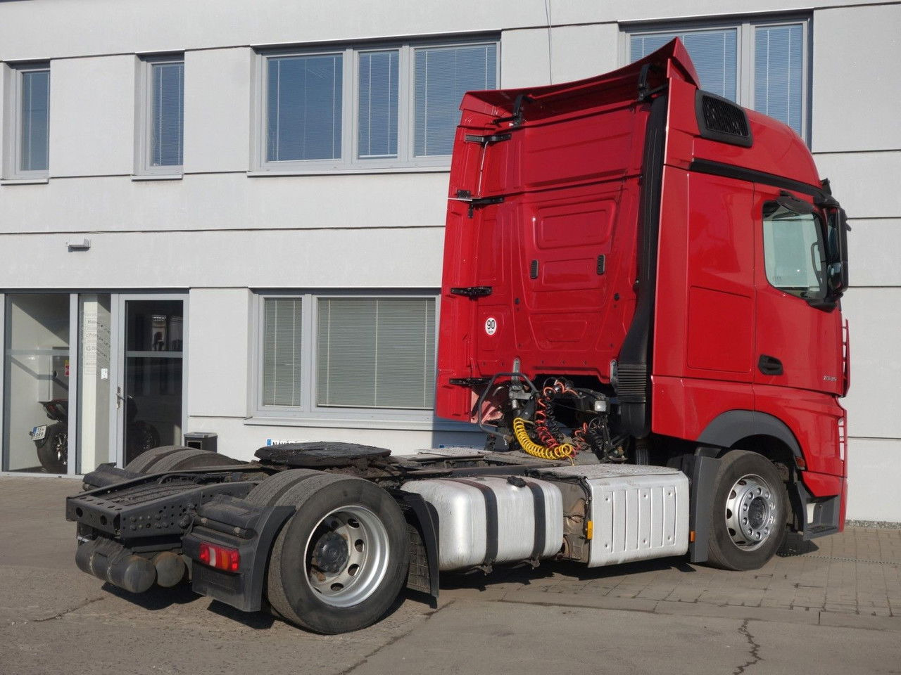 Mercedes-Benz Actros 1845 Lsnrl, Lowdeck, Standklima - شاحنة جرار: صور 5 Mercedes-Benz Actros 1845 Lsnrl, Lowdeck, Standklima - شاحنة جرار: صور 5