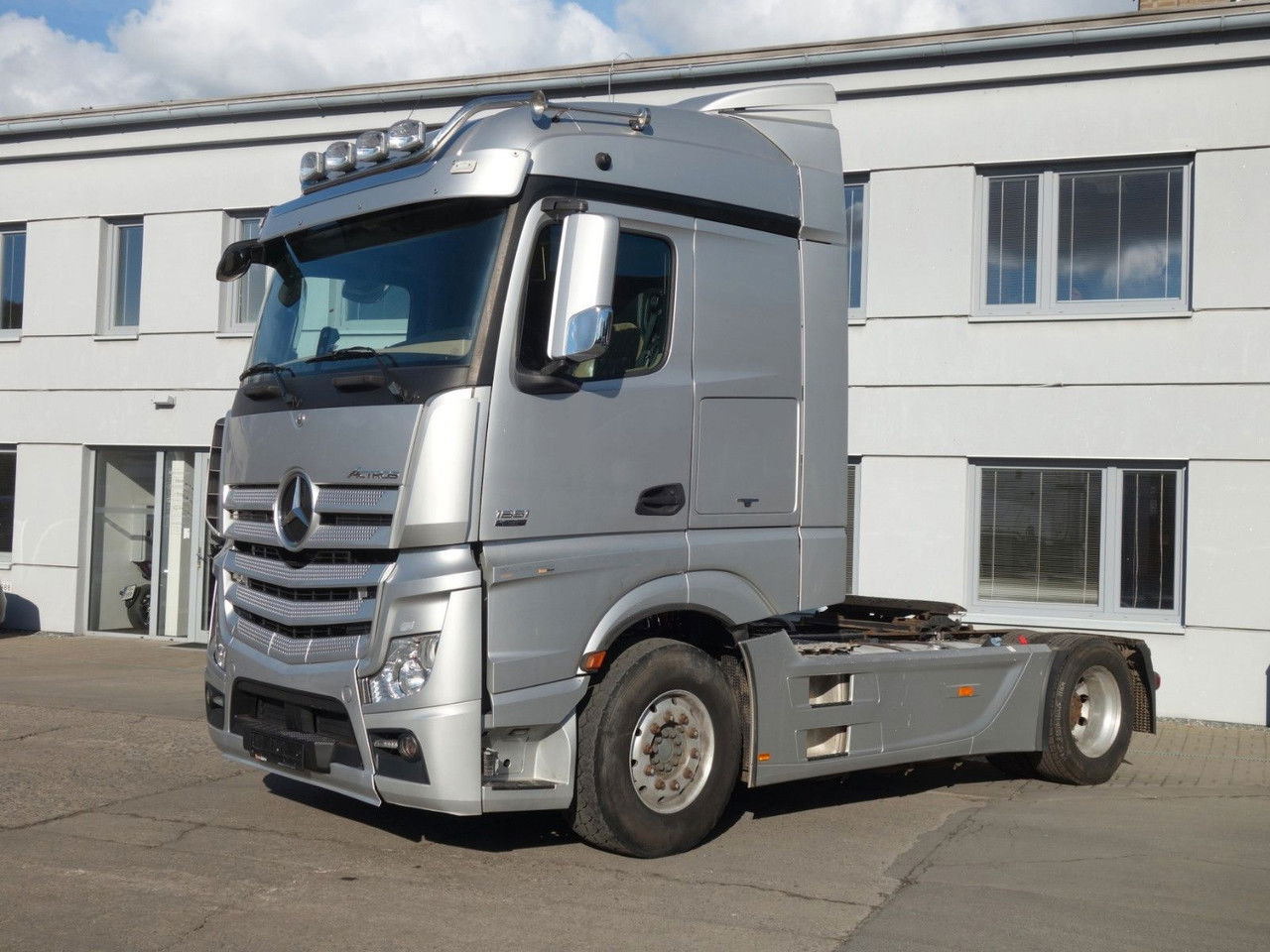 Mercedes-Benz Actros 1851 Retarder, Standard, Alu Felgen - شاحنة جرار: صور 2 Mercedes-Benz Actros 1851 Retarder, Standard, Alu Felgen - شاحنة جرار: صور 2