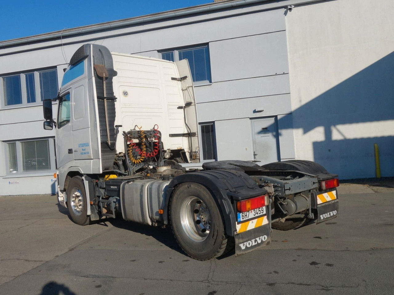 Volvo FH 12.420 Standard, Kipphydraulik - شاحنة جرار: صور 4 Volvo FH 12.420 Standard, Kipphydraulik - شاحنة جرار: صور 4