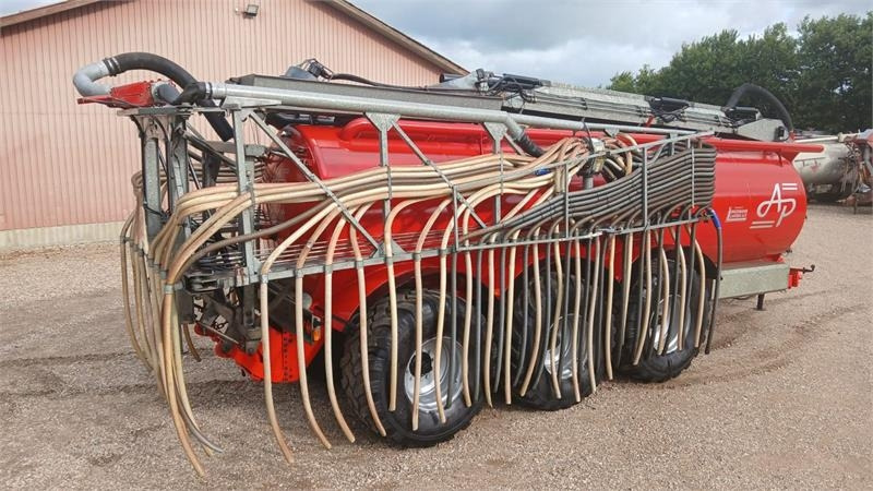 AP GV 25 m. 24 slangbom - صهريج السماد السائل: صور 3 AP GV 25 m. 24 slangbom - صهريج السماد السائل: صور 3