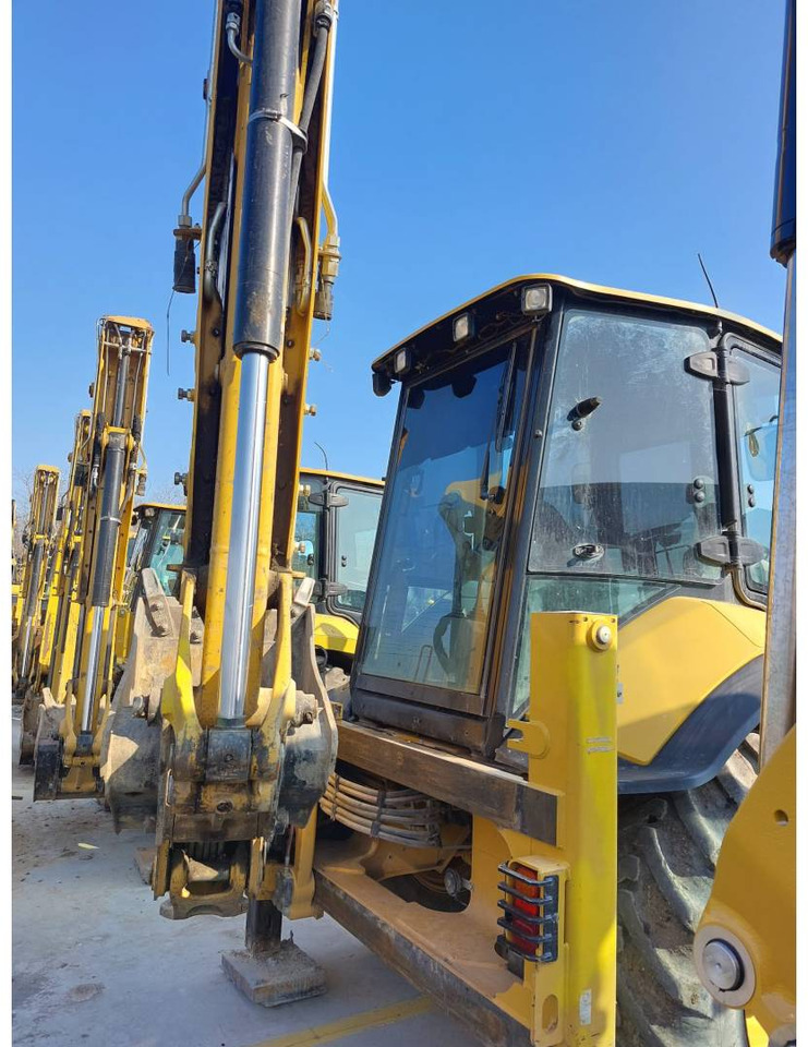 CAT 434-07 - حفار متعدد الاستخدام: صور 3 CAT 434-07 - حفار متعدد الاستخدام: صور 3