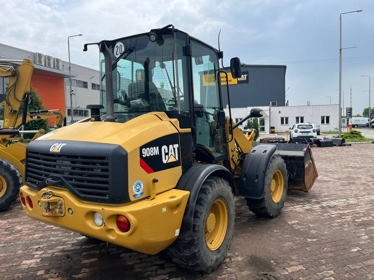 CAT 908M - اللودر بعجل: صور 3 CAT 908M - اللودر بعجل: صور 3