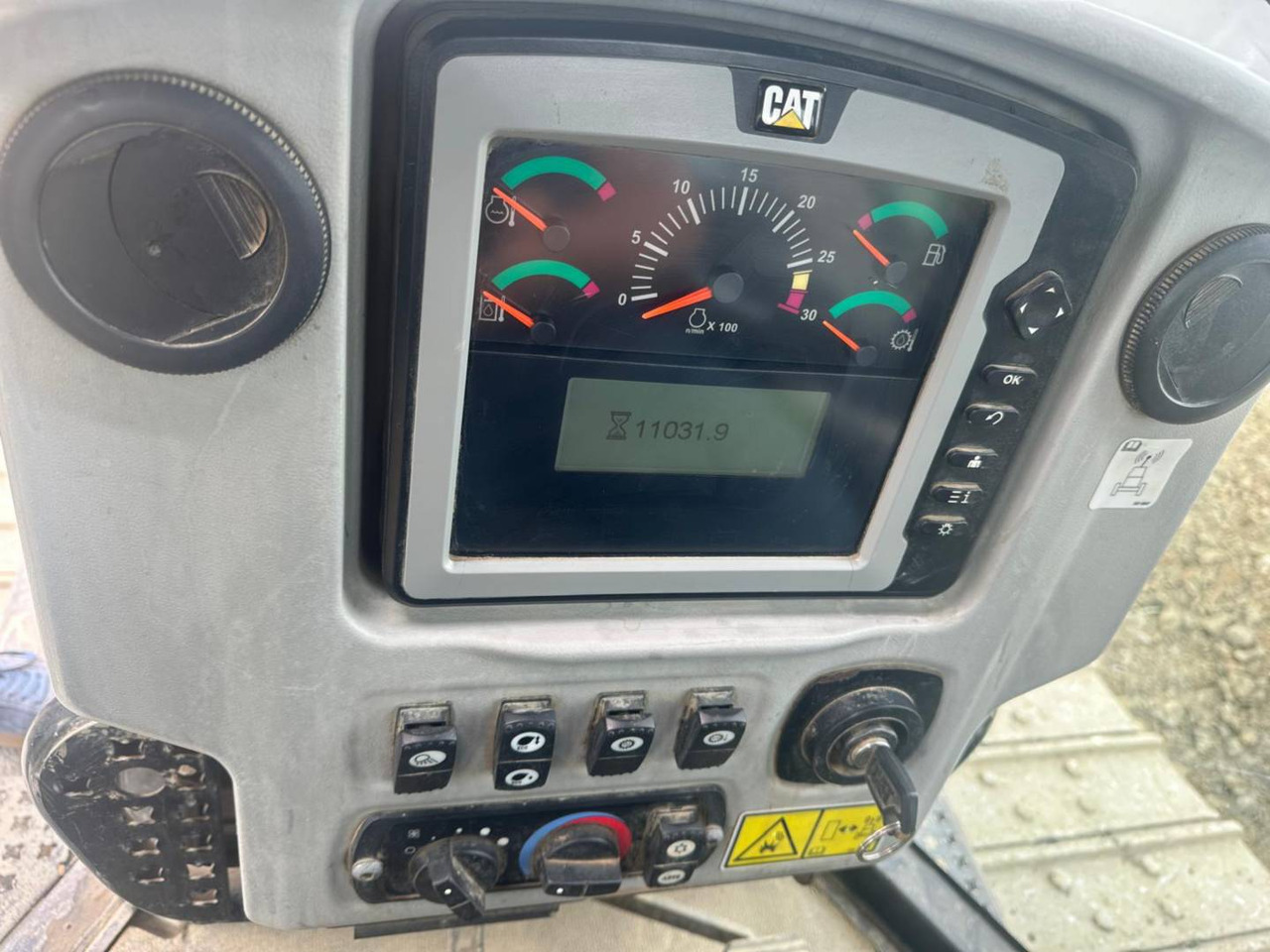 CAT D6NXL - بلدوزر: صور 5 CAT D6NXL - بلدوزر: صور 5