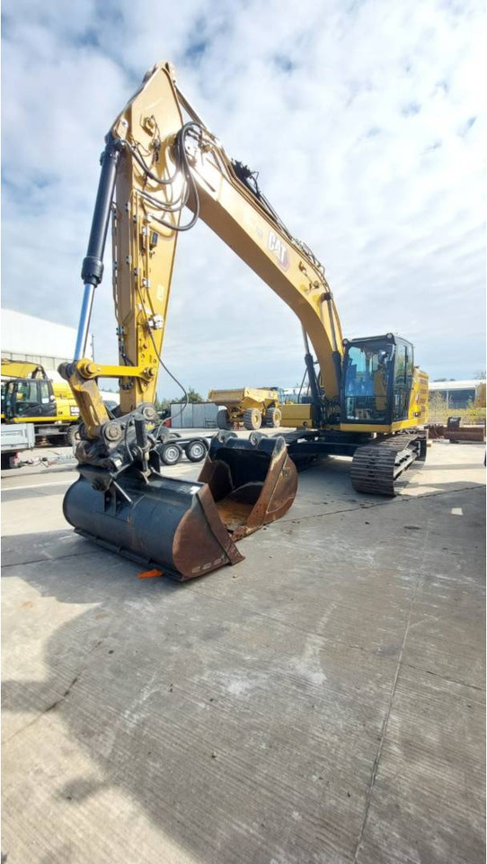 CAT 320 - حفارات زحافة: صور 1 CAT 320 - حفارات زحافة: صور 1