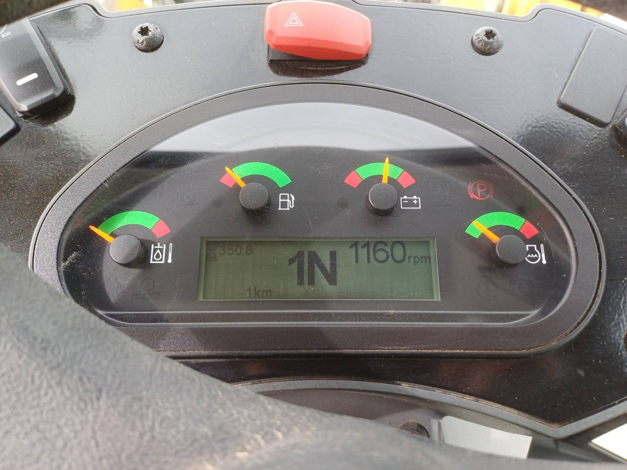 CAT 906M - اللودر بعجل: صور 5 CAT 906M - اللودر بعجل: صور 5