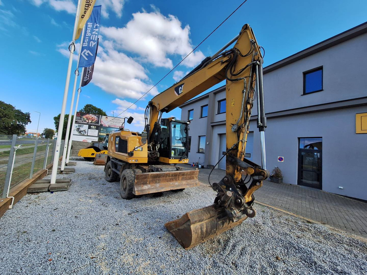 CAT M318F - حفارة على عجلات: صور 2 CAT M318F - حفارة على عجلات: صور 2