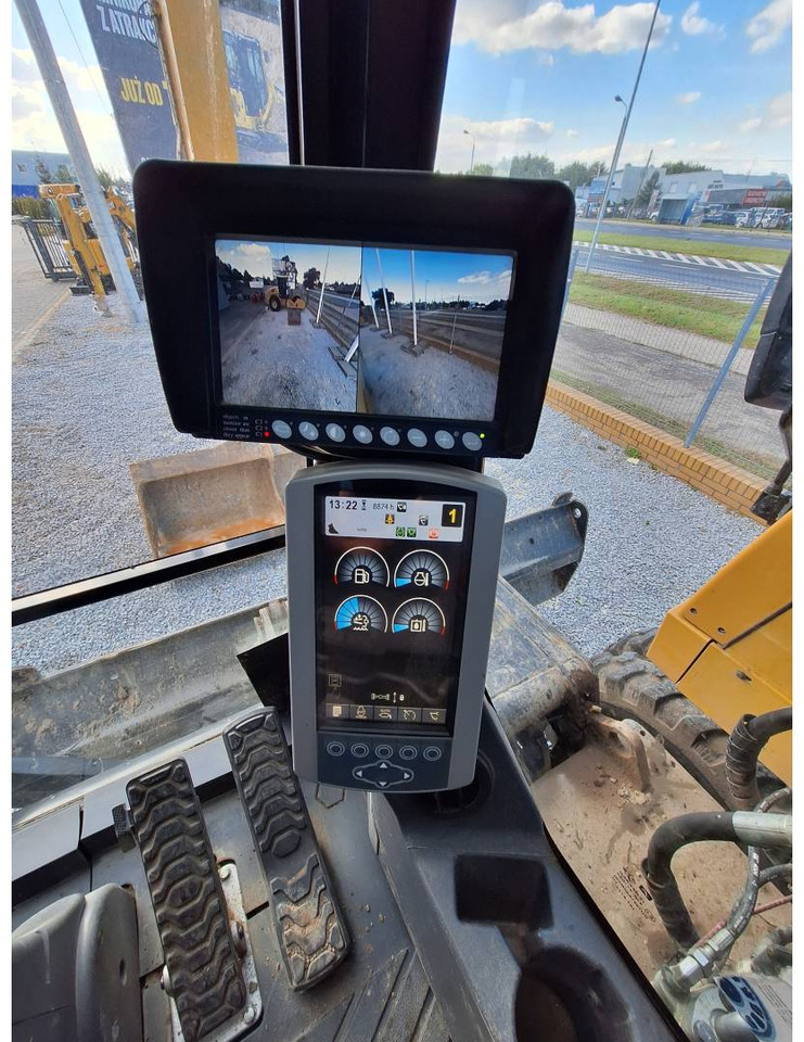 CAT M318F - حفارة على عجلات: صور 5 CAT M318F - حفارة على عجلات: صور 5