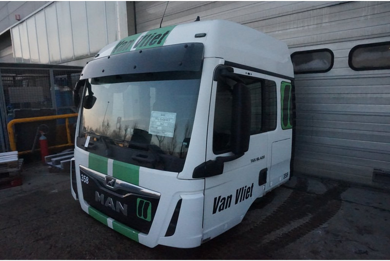 MAN F99L39 TGS - الكابينة والداخلية - شاحنة: صور 3 MAN F99L39 TGS - الكابينة والداخلية - شاحنة: صور 3