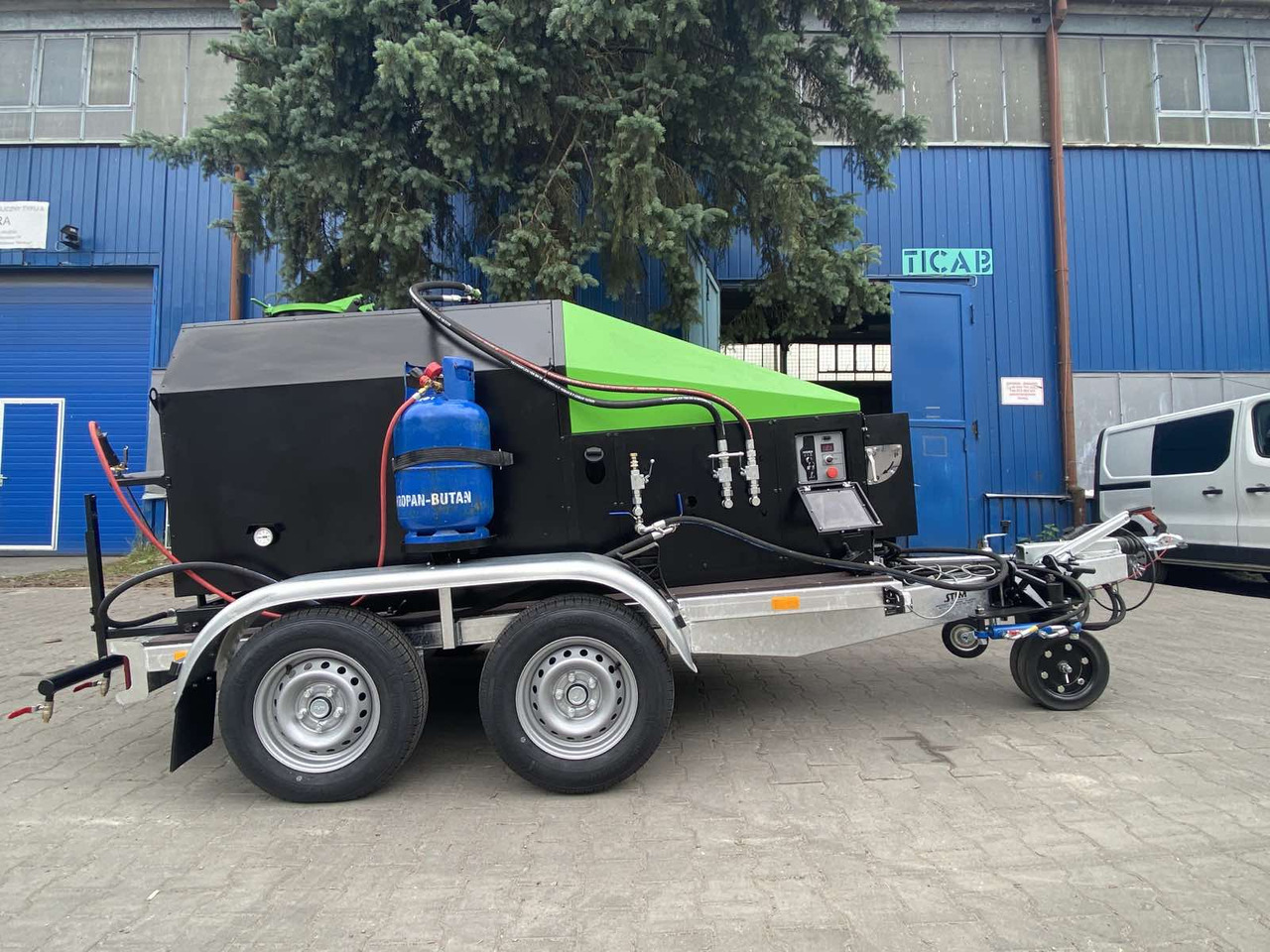 TICAB SelfPropelled Bitumen Emulsion Sprayer,1000L,Manufacturer - موزع الأسفلت: صور 1 TICAB SelfPropelled Bitumen Emulsion Sprayer,1000L,Manufacturer - موزع الأسفلت: صور 1