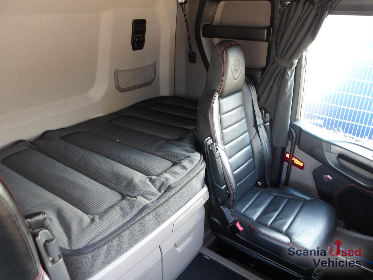 SCANIA R 660 - 6x4 - V8 - FULL AIR - LEATHER - LIFT AXLE - شاحنة جرار: صور 3 SCANIA R 660 - 6x4 - V8 - FULL AIR - LEATHER - LIFT AXLE - شاحنة جرار: صور 3