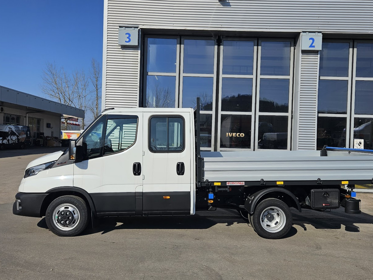 IVECO Daily 35C16H3.0 D - قلاب صغير, الشاحنات الصغيرة كابينة مزدوجة: صور 2 IVECO Daily 35C16H3.0 D - قلاب صغير, الشاحنات الصغيرة كابينة مزدوجة: صور 2