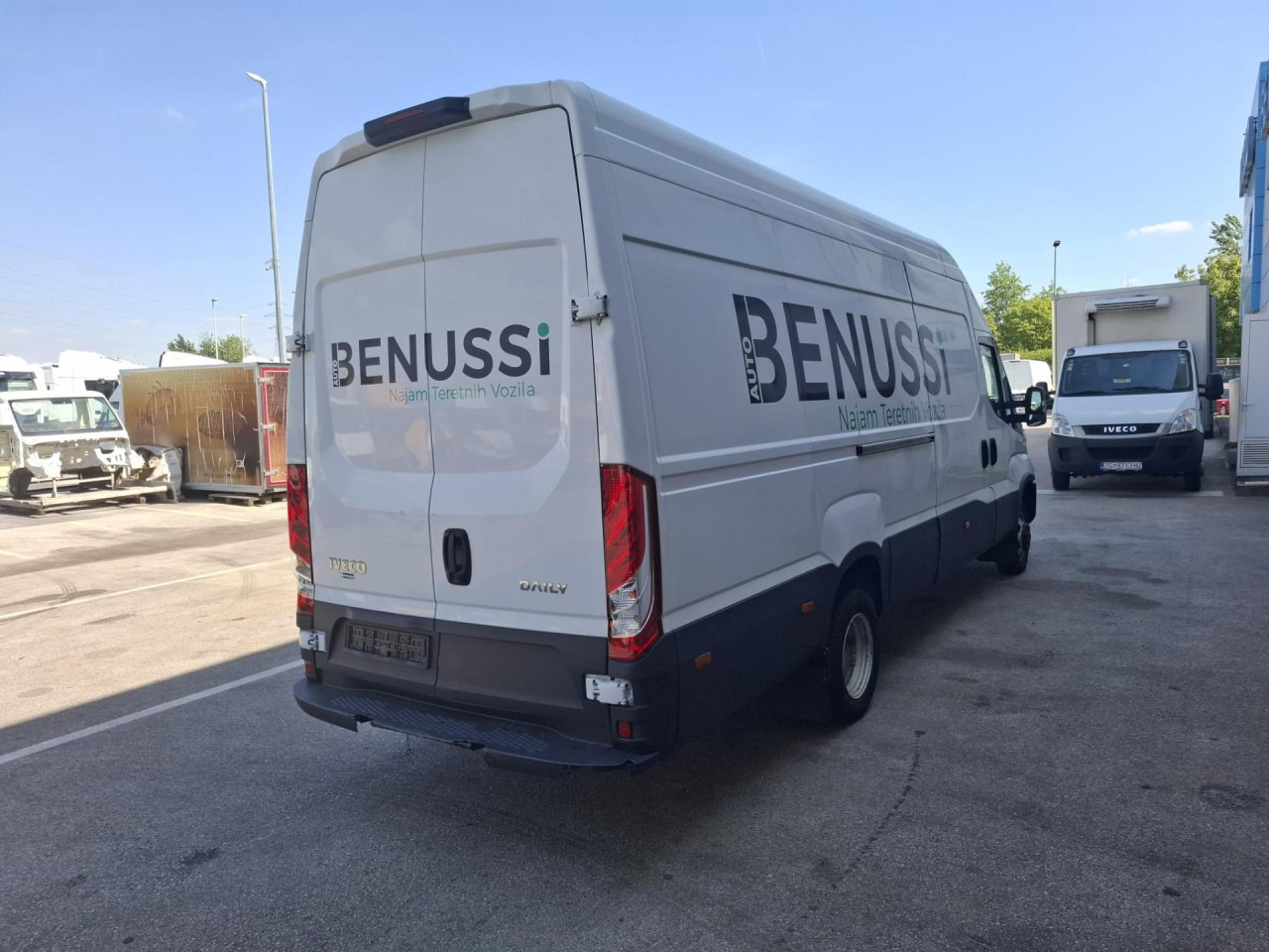 IVECO Daily 35C18H V - ميكروباص: صور 3 IVECO Daily 35C18H V - ميكروباص: صور 3