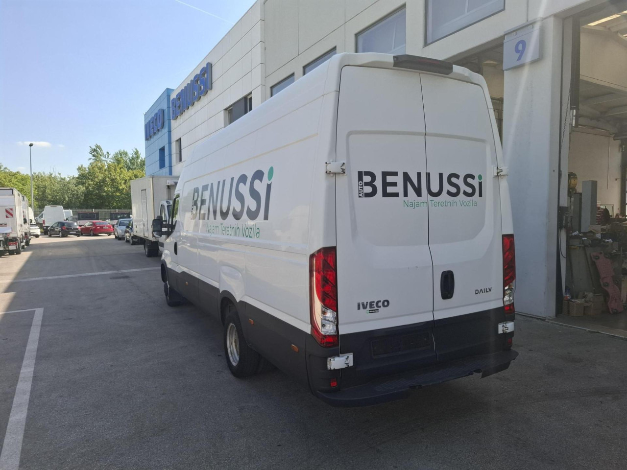 IVECO Daily 35C18H V - ميكروباص: صور 4 IVECO Daily 35C18H V - ميكروباص: صور 4